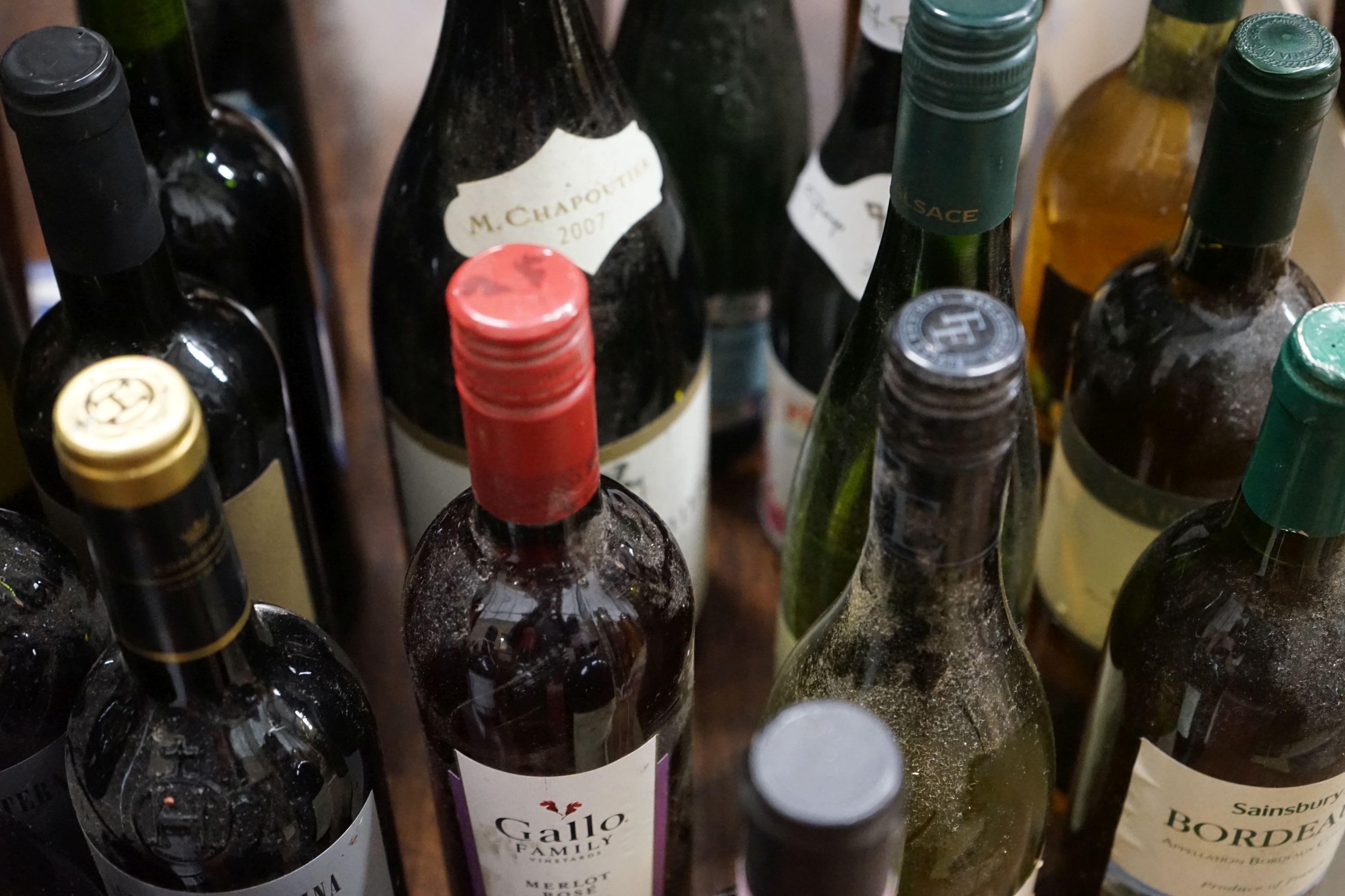 Forty-six bottles of assorted red, white and rose wines, assorted ciders